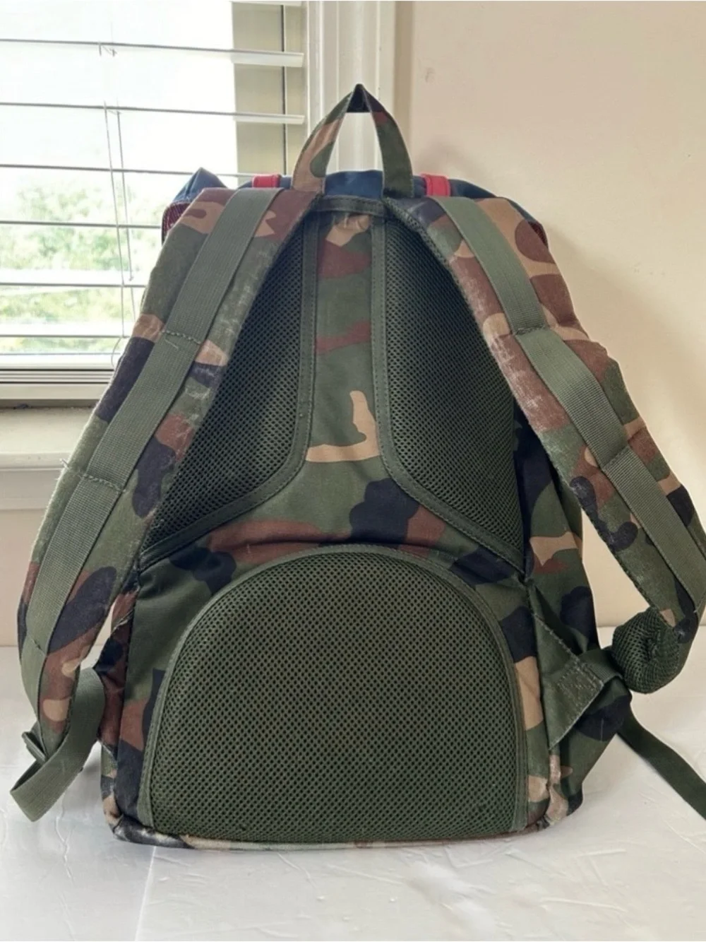 Copy-HERSCHEL SUPPLY CO. LITTLE AMERICA BACKPACK Woodland Camo/Navy/Red Rubber